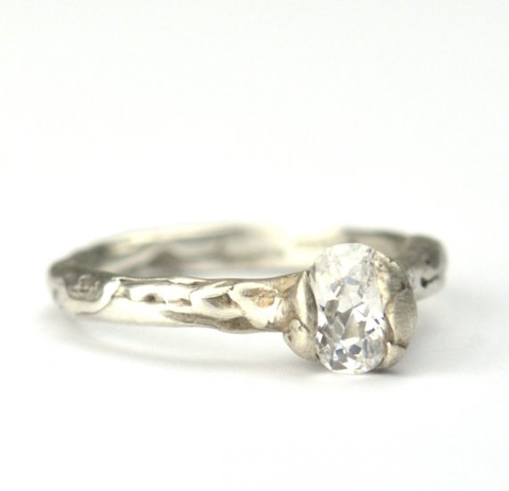 Cave Single Stone Treasure Ring - Click Image to Close