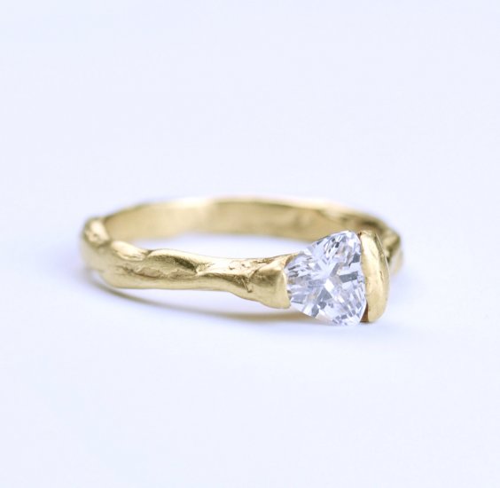 Cave Single Stone Treasure Ring - Click Image to Close