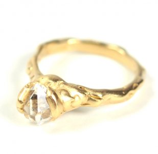 Cave Single Stone Treasure Ring